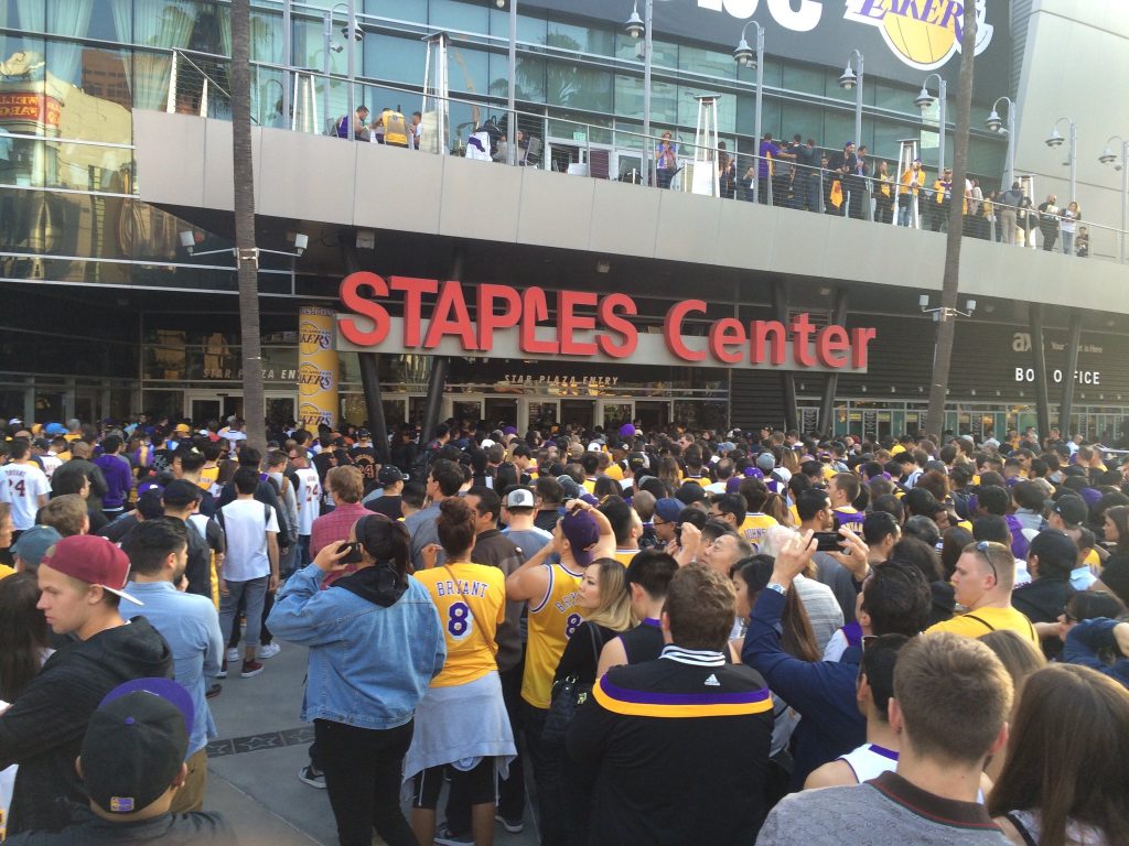 Report: Lakers won't unveil 2019-20 championship banner until fans can  return to Staples Center - Lakers Daily