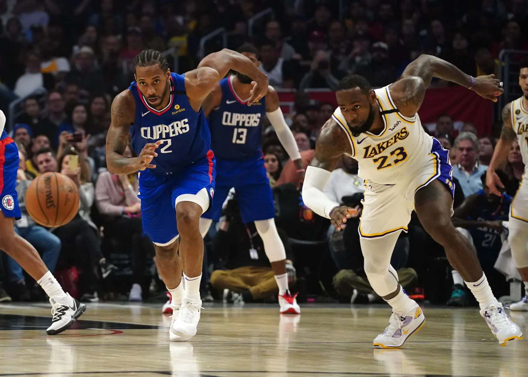 Kawhi leonard clearance guarding lebron james