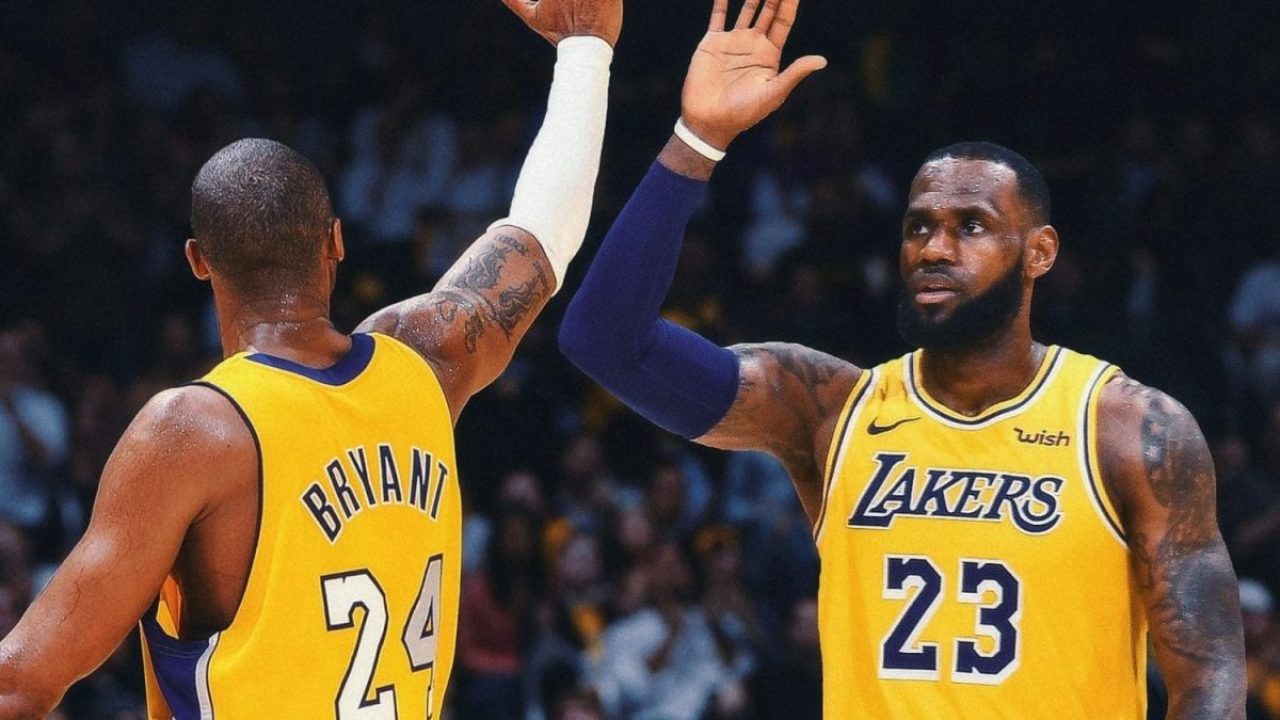 Kobe inspires LeBron in Lakers' first home win