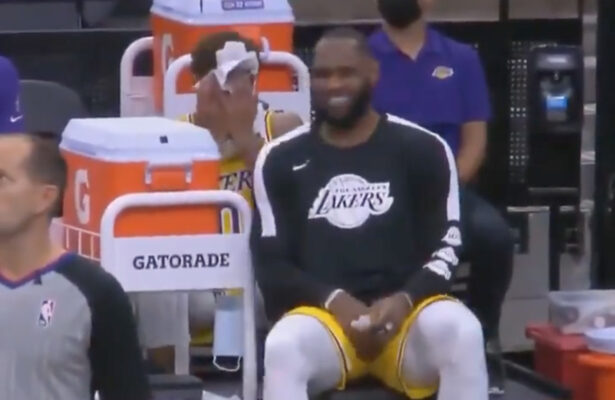 Video: Kyle Kuzma can’t stop laughing while LeBron James mocks Anthony Davis during the game against Spurs