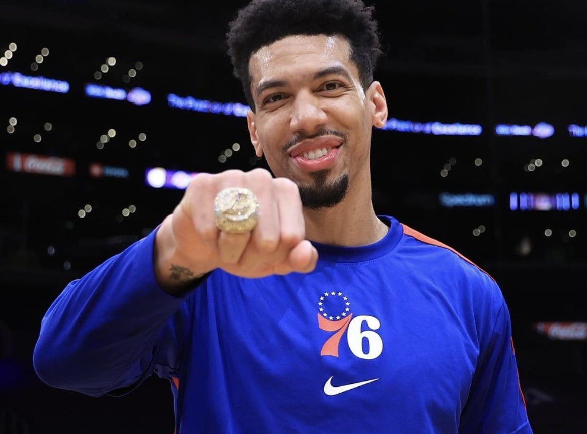 Danny Green with championship ring