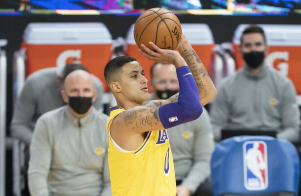 Kyle Kuzma’s hilarious reaction to arresting Stephen Curry during the Lakers-Warriors game
