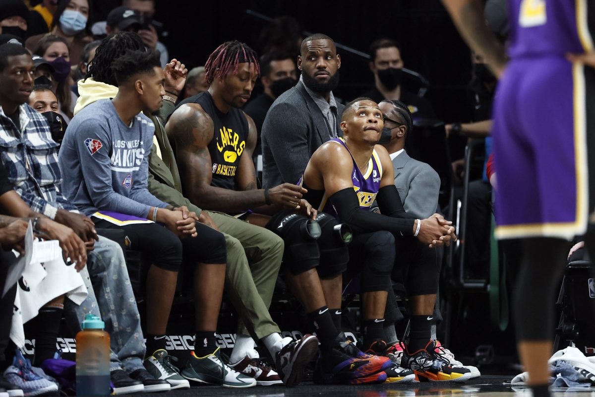 LeBron James and Lakers bench
