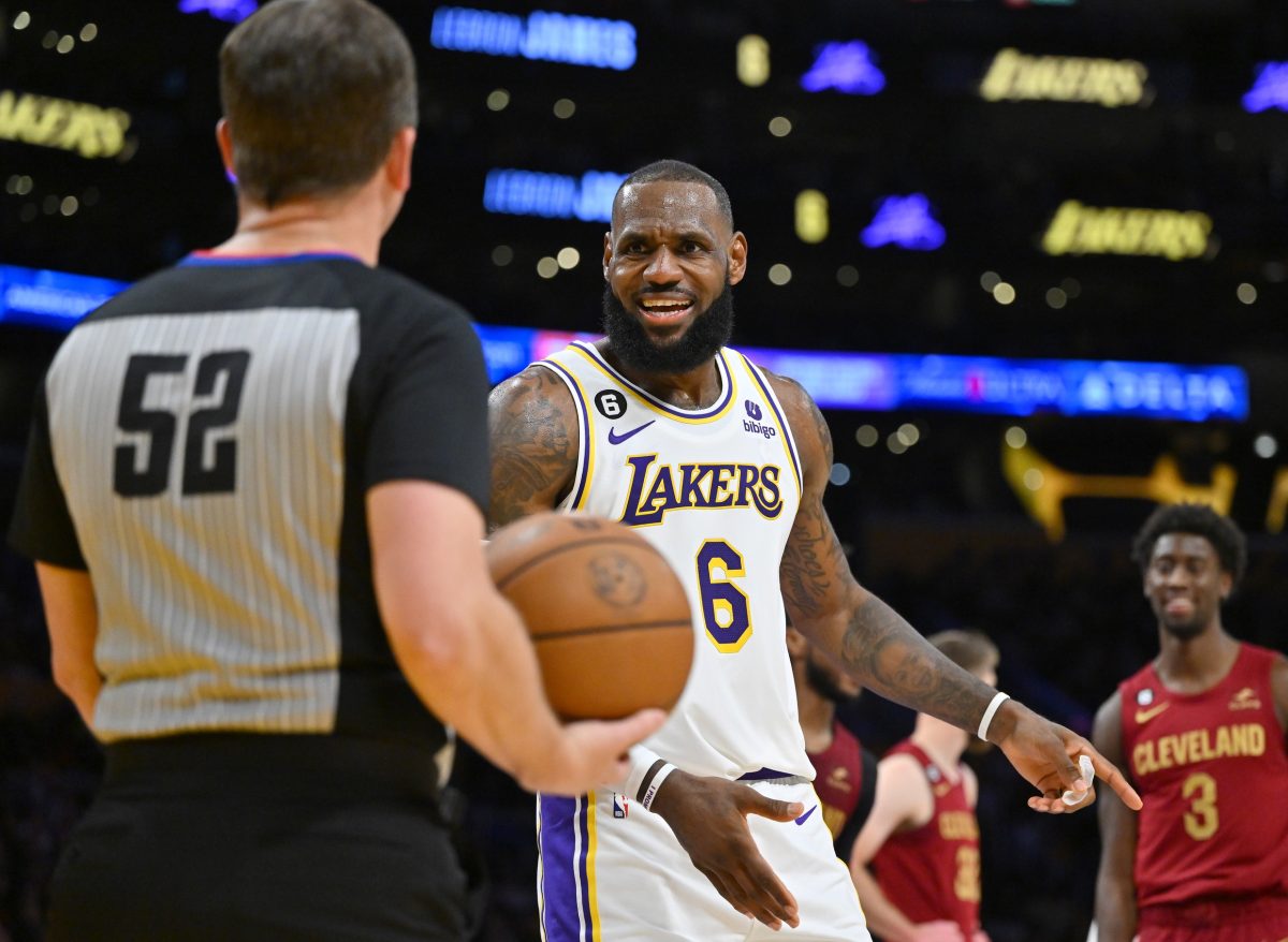 LeBron the brightest star among stars at Lakers home debut