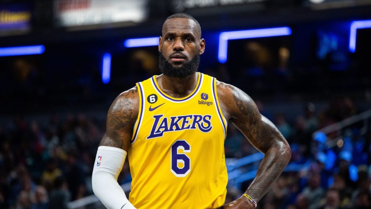 Los Angeles, California, USA. 26th Mar, 2019. Los Angeles Lakers' LeBron  James (23) in an NBA basketball game between Los Angeles Lakers and  Washington Wizards, Tuesday, March 26, 2019, in Los Angeles.