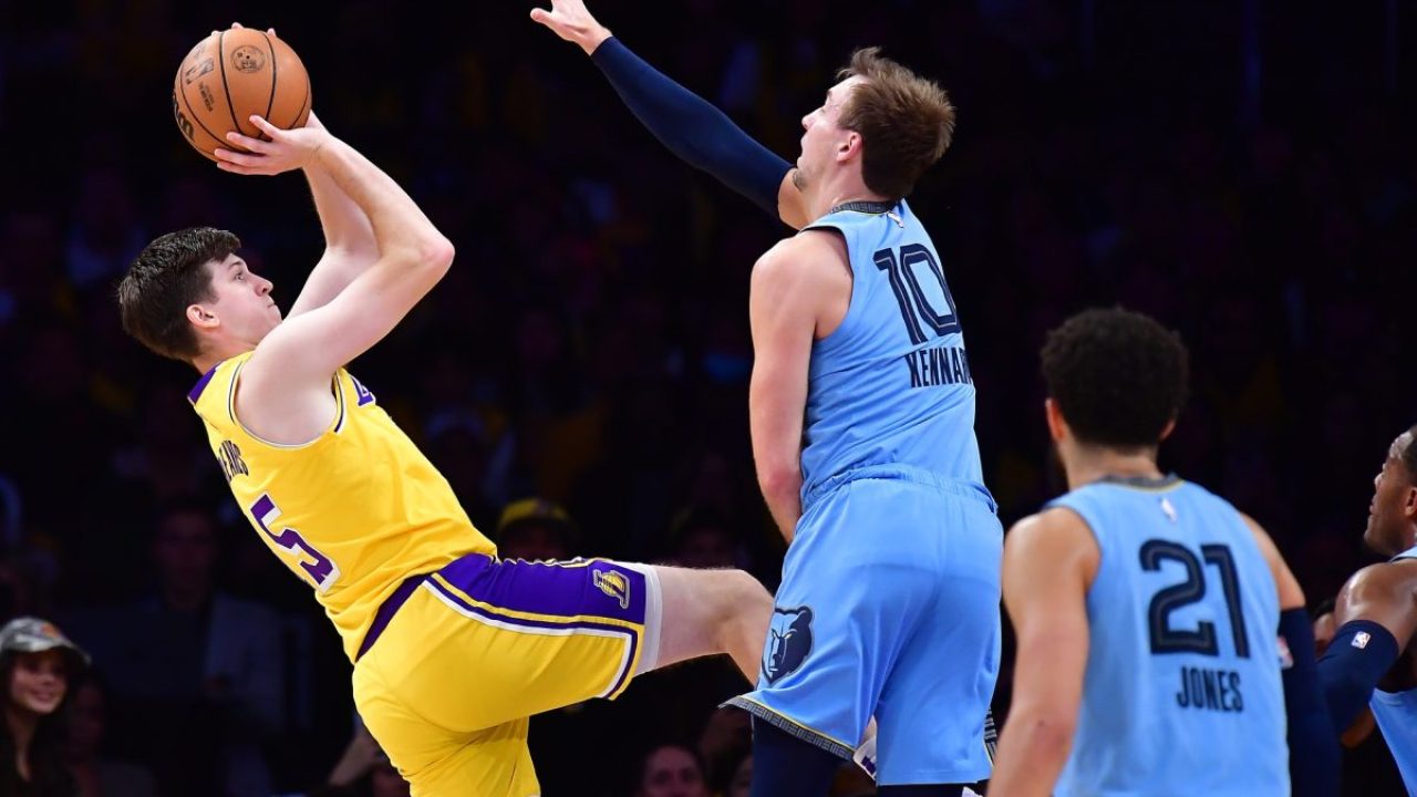 Los Angeles Lakers: Are three-point shooters overrated?