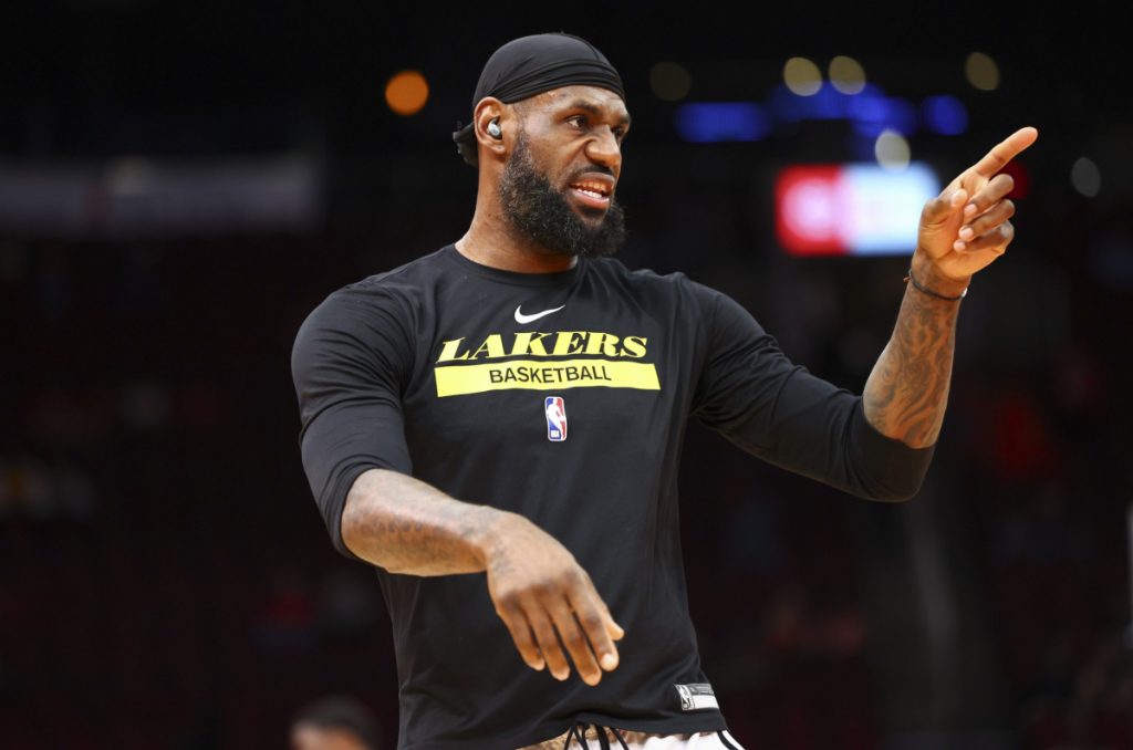 LeBron James delays Lakers comeback, sits out against Knicks – Orange  County Register