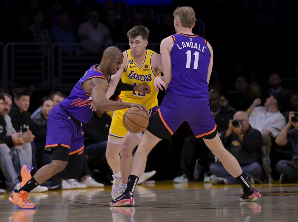 Austin Reaves drops 25 points & 11 assists Wednesday in Lakers win