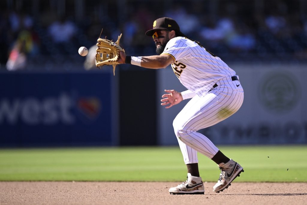 Fernando Tatis Jr. will honor Kobe Bryant with Kobe inspired cleats for  when the Padres visit the Dodgers this week 🙌🐍 (via…