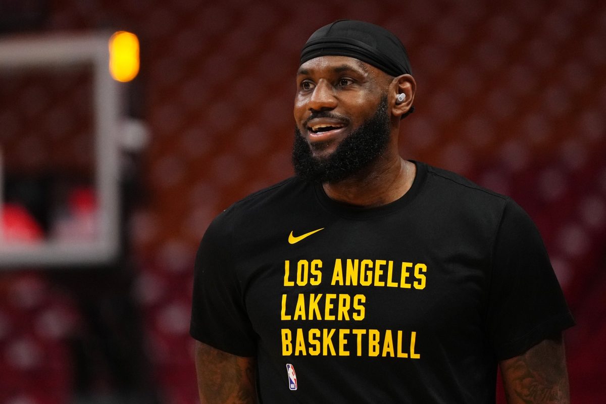 Former Lakers forward says playing with LeBron James is like driving a Tesla or dieting with a chef