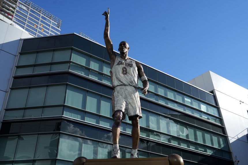 Kobe Bryant statue