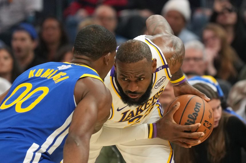LeBron James and Jonathan Kuminga