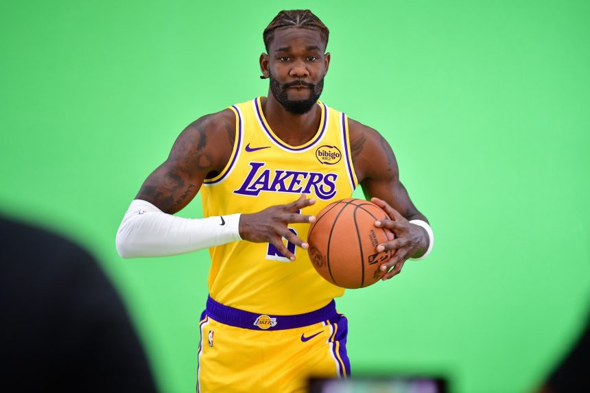 Deandre Ayton Lakers